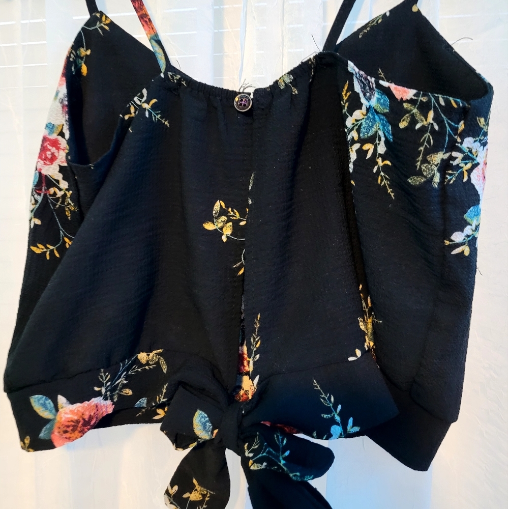 Floral top - Picture 2 of 3